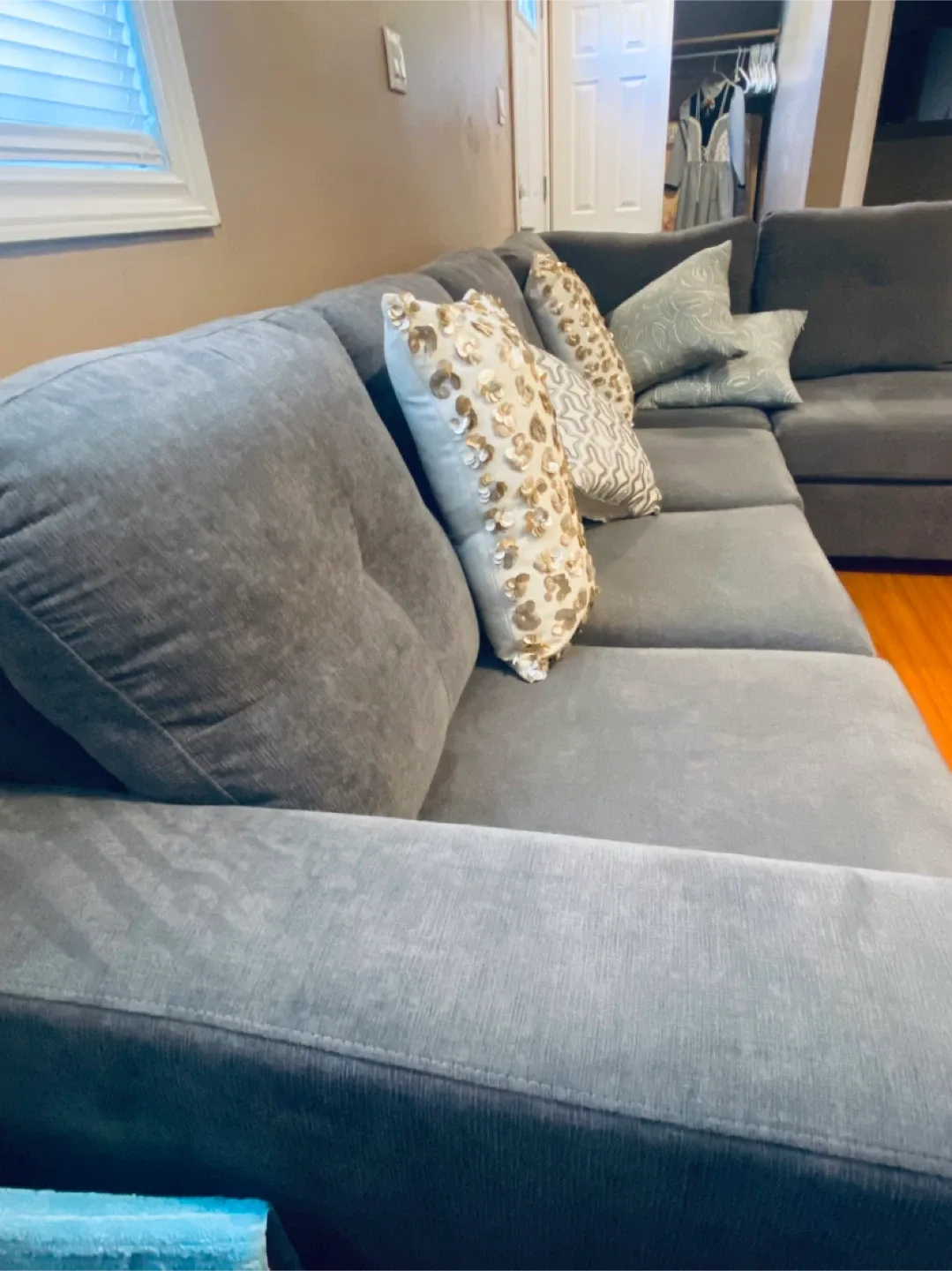 Grey Sectional Sofa image indicator(7)