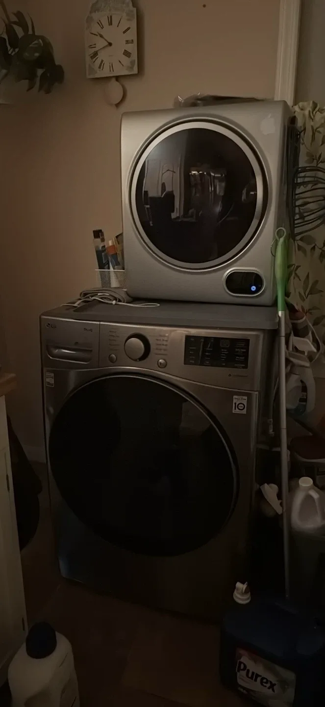 Garage sale /Furniture Sale Monday October 27th, 2025 image indicator(6)