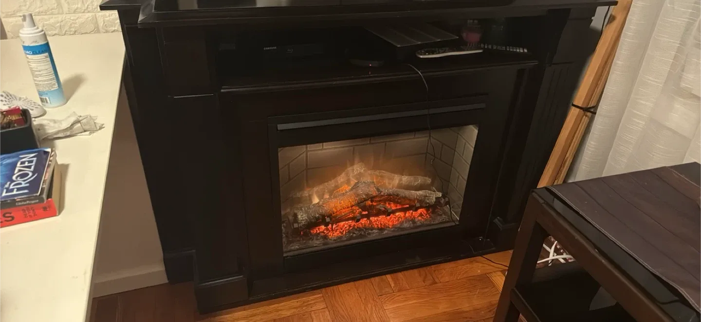 Garage sale /Furniture Sale Monday October 27th, 2025 image indicator(7)