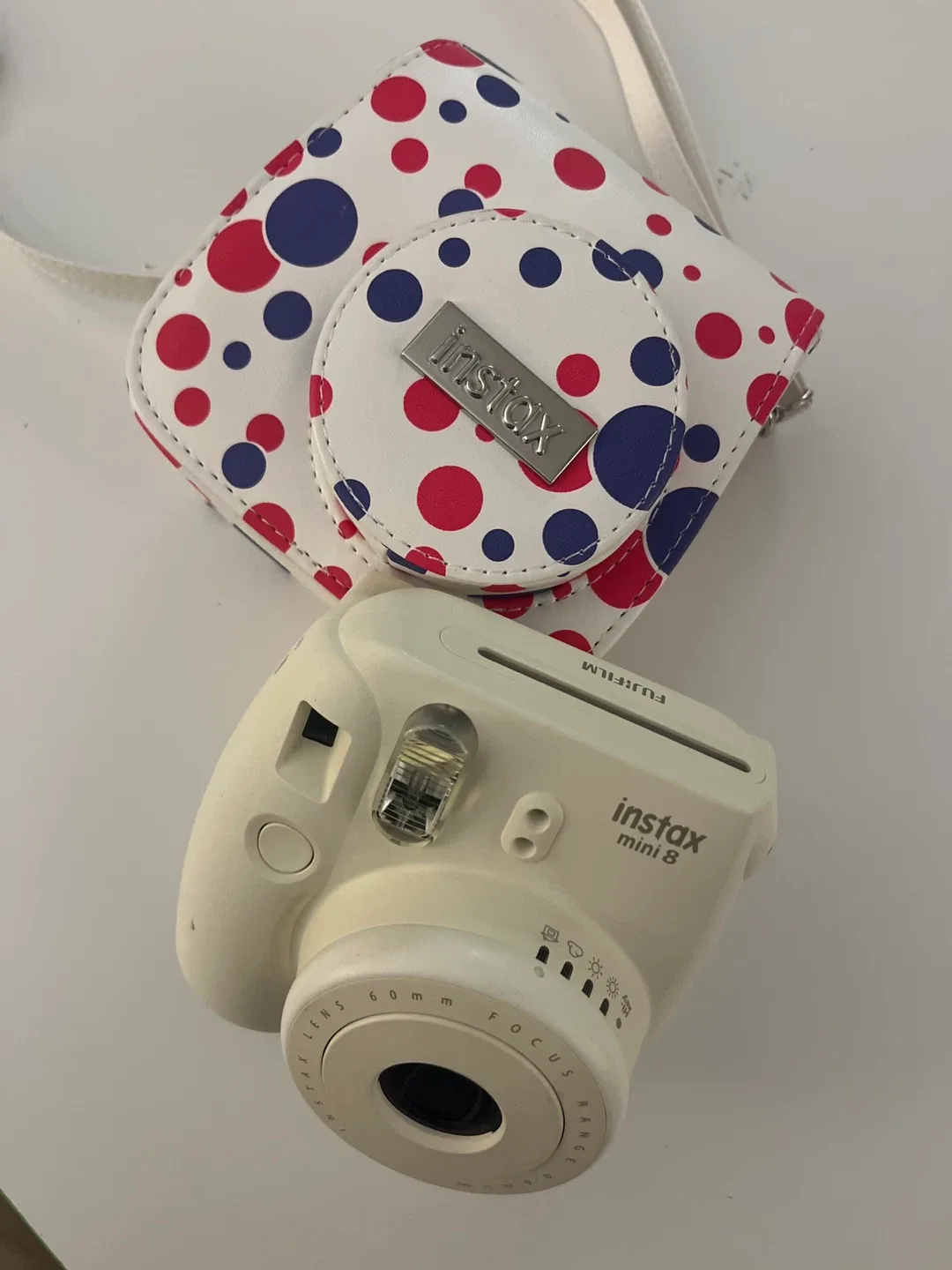 Fujifilm Instax Mini 8 Camera with Case image indicator(2)