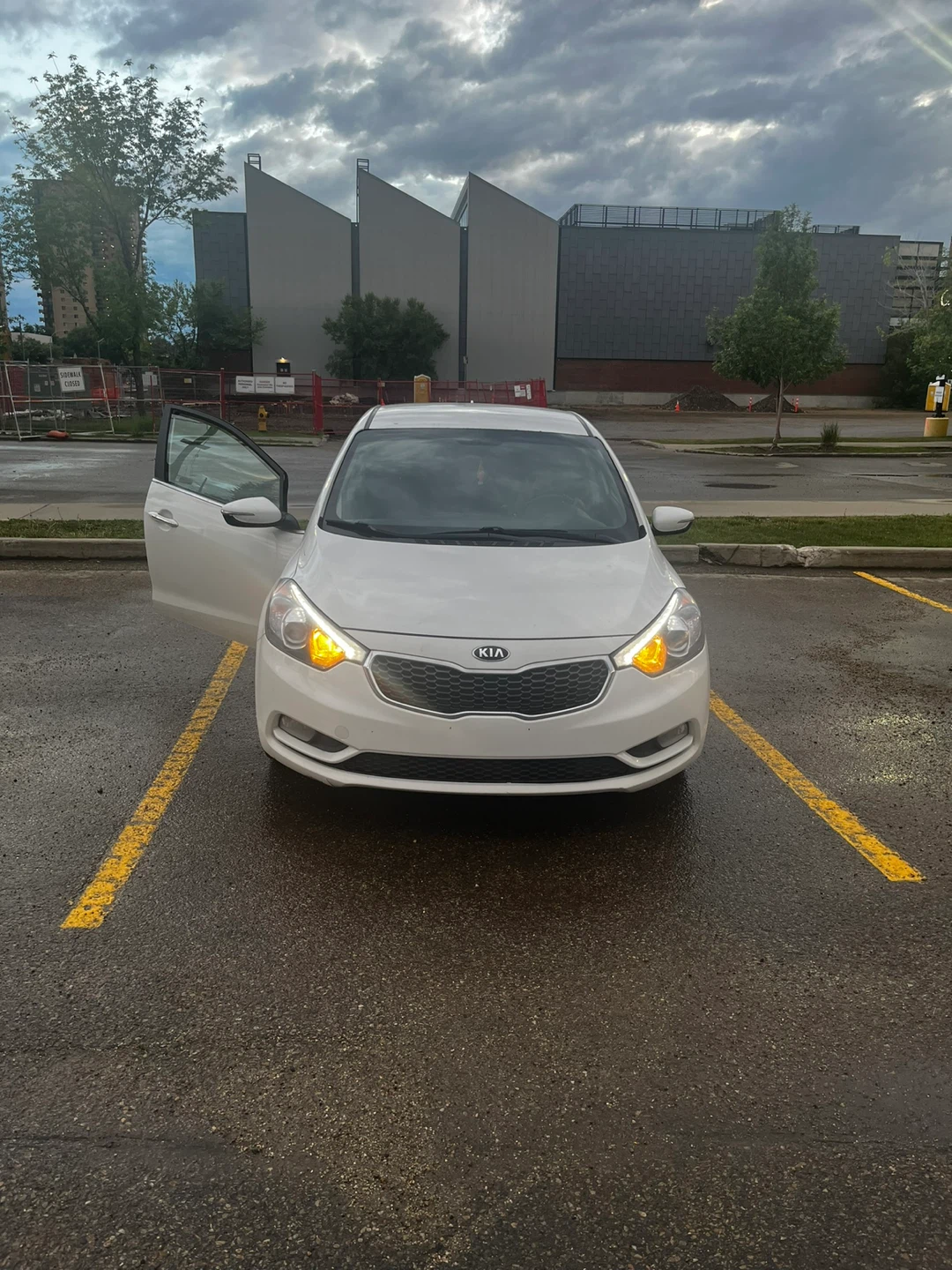 2015 Kia Forte - White Sedan - photo 2