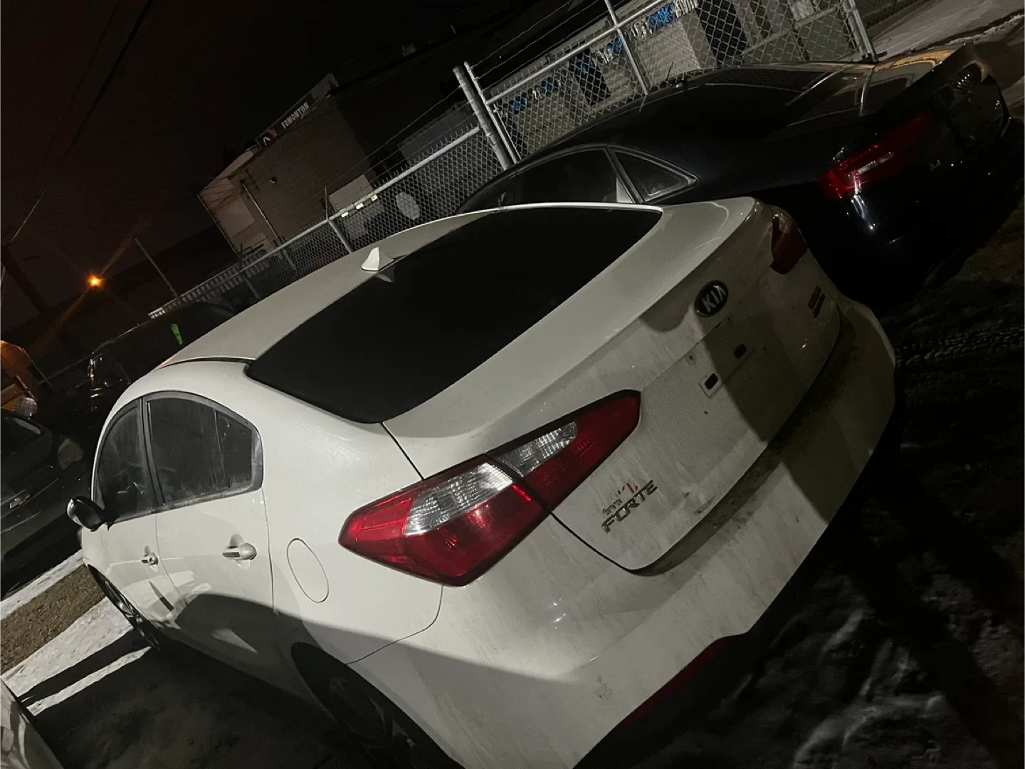 2015 Kia Forte - White Sedan image indicator(10)