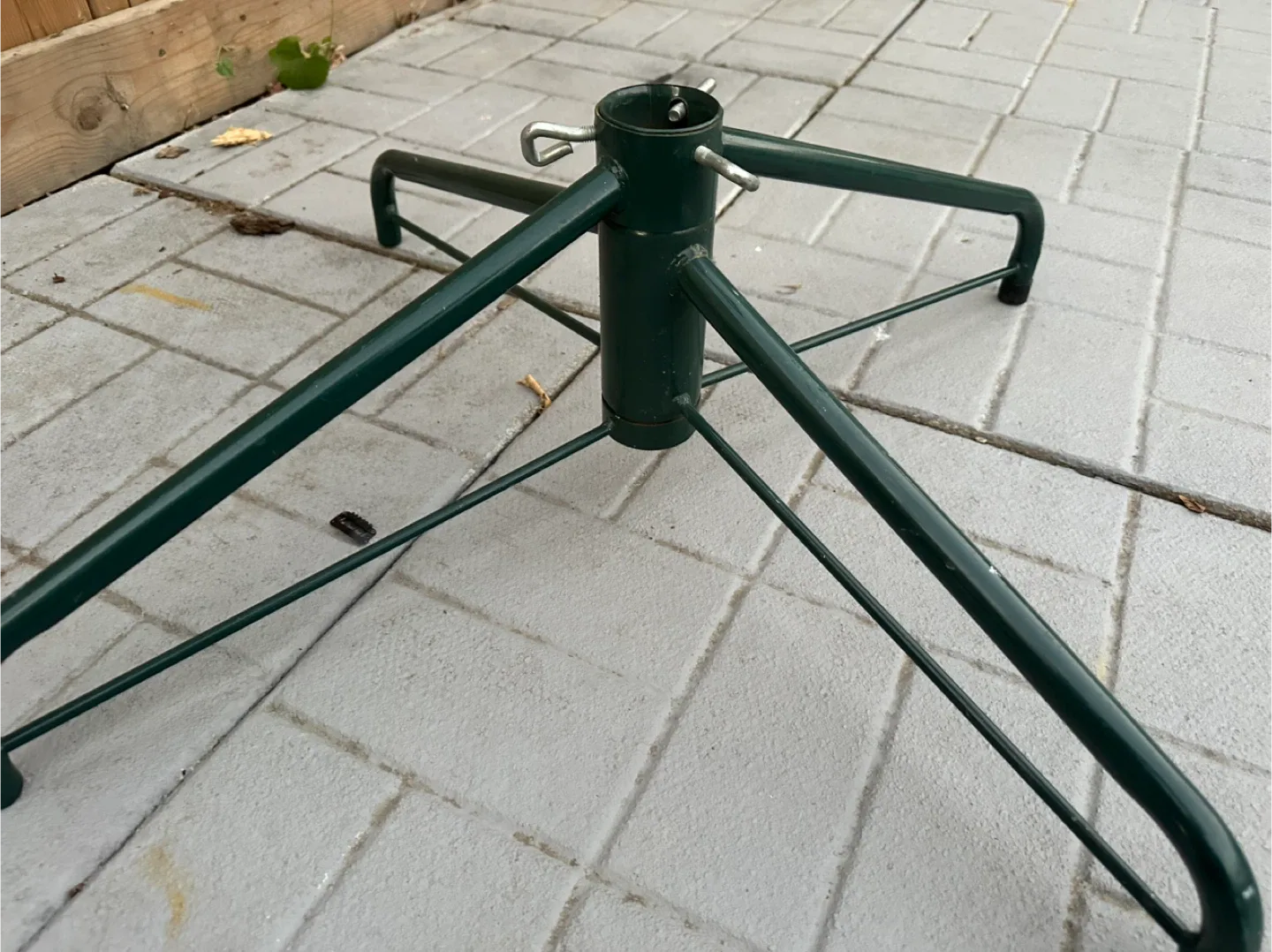 Green Stand for Christmas Tree  or umbrella image indicator(2)