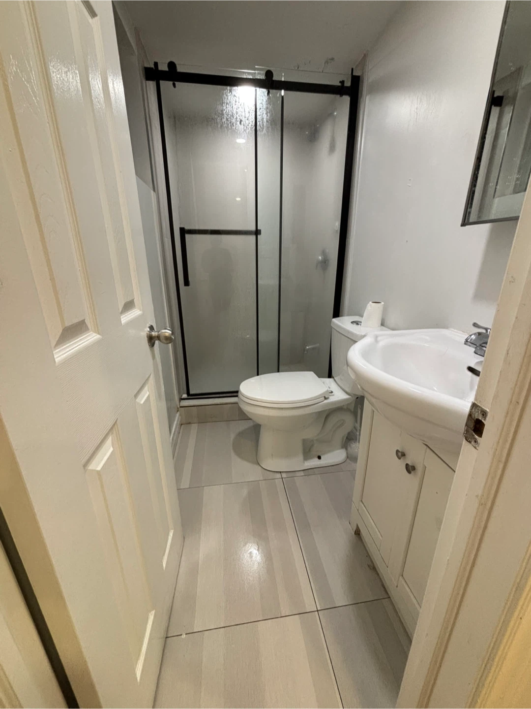 2 bedroom 1 bathroom separate basement apartment - photo 5