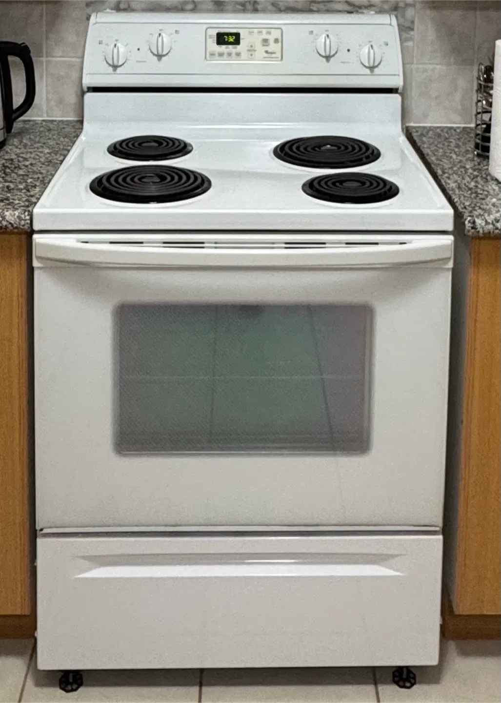 Whirlpool White Electric Stove thumbnail