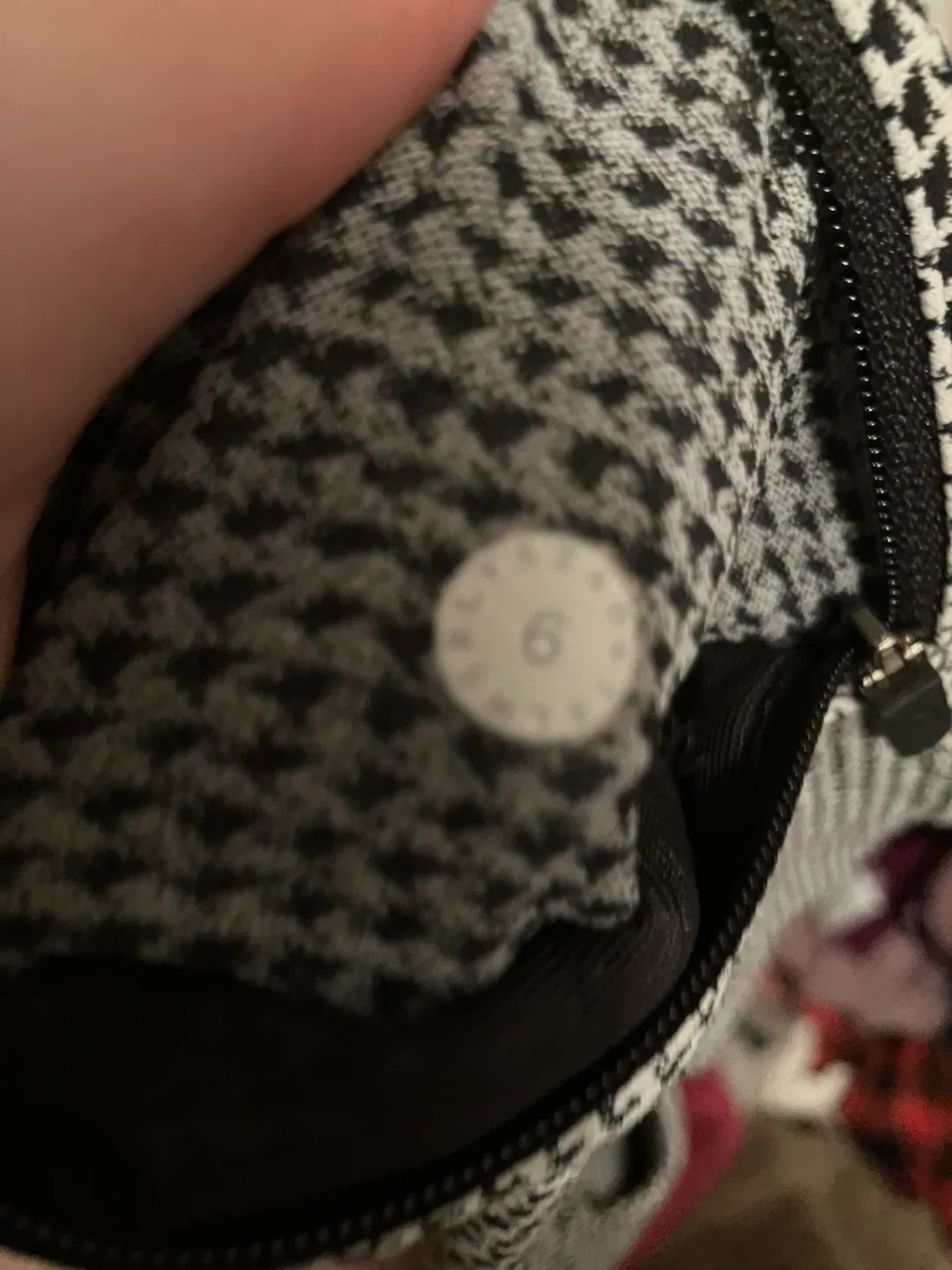 Lululemon Houndstooth Leggings - Size 6 image indicator(5)