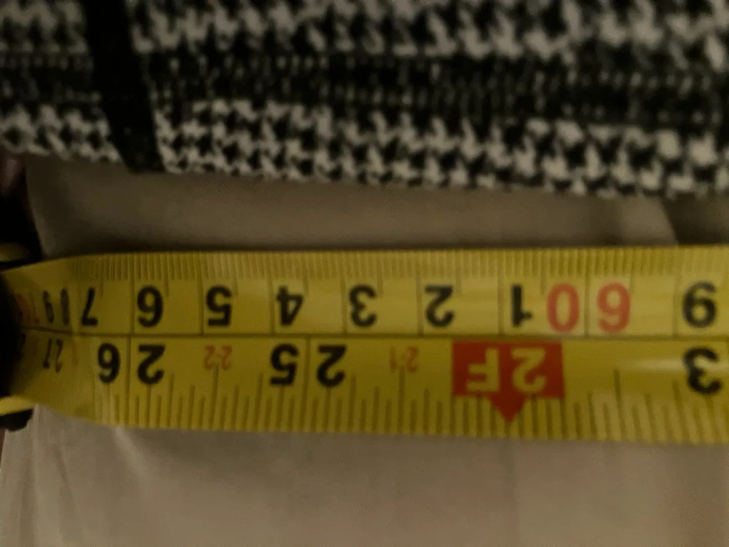 Lululemon Houndstooth Leggings - Size 6 image indicator(4)
