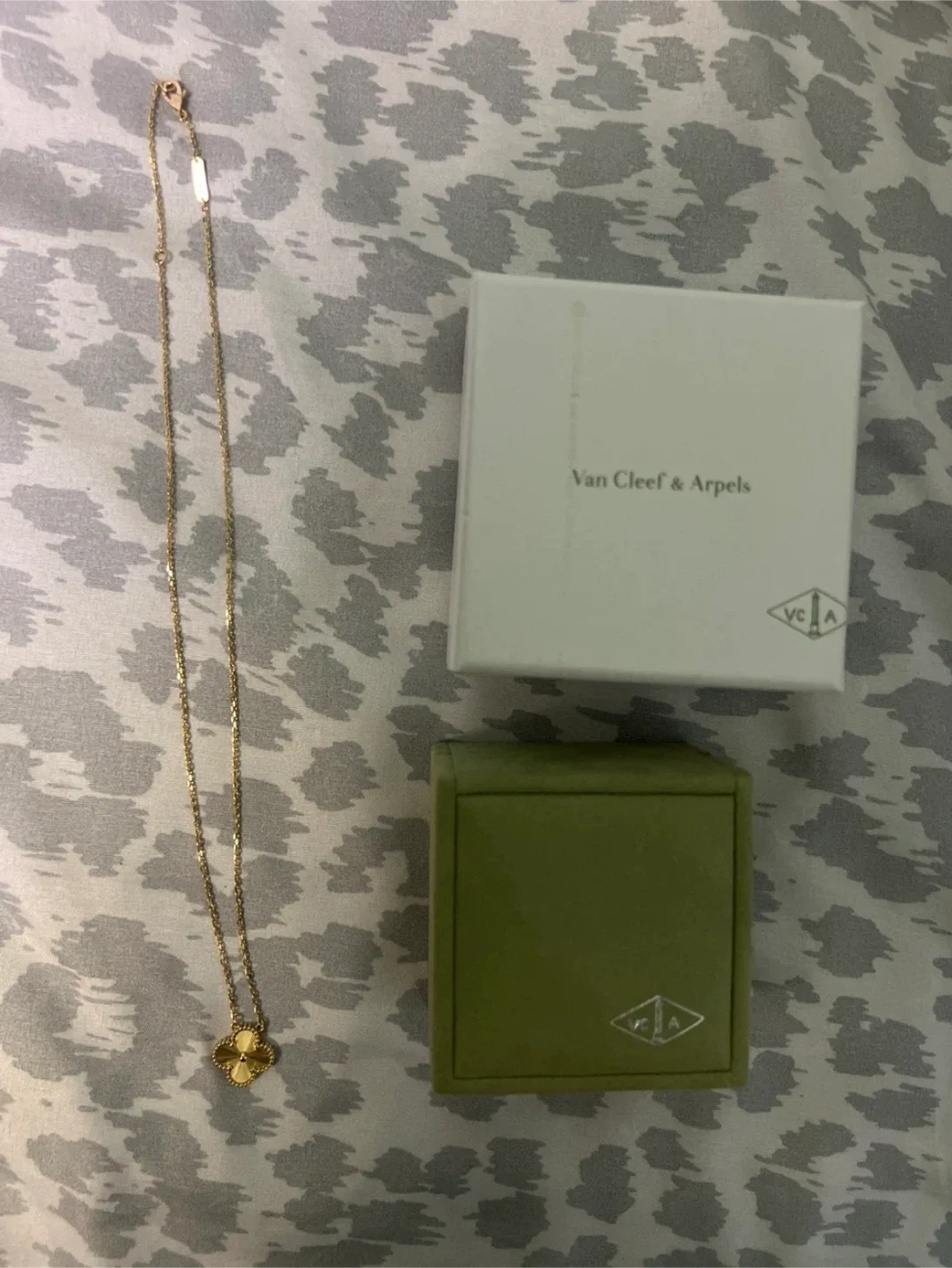 Van Cleef & Arpels Alhambra Necklace image indicator(3)