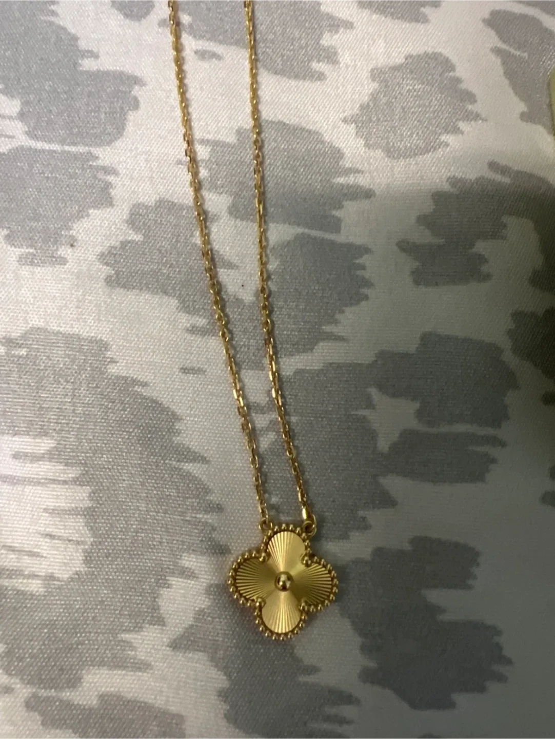 Van Cleef & Arpels Alhambra Necklace image indicator(4)