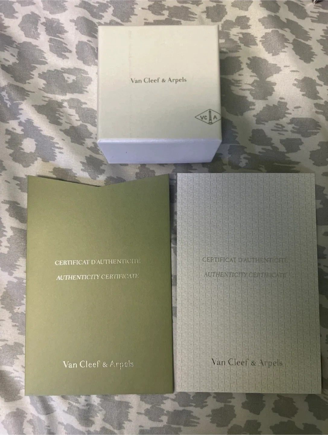 Van Cleef & Arpels Alhambra Necklace image indicator(7)