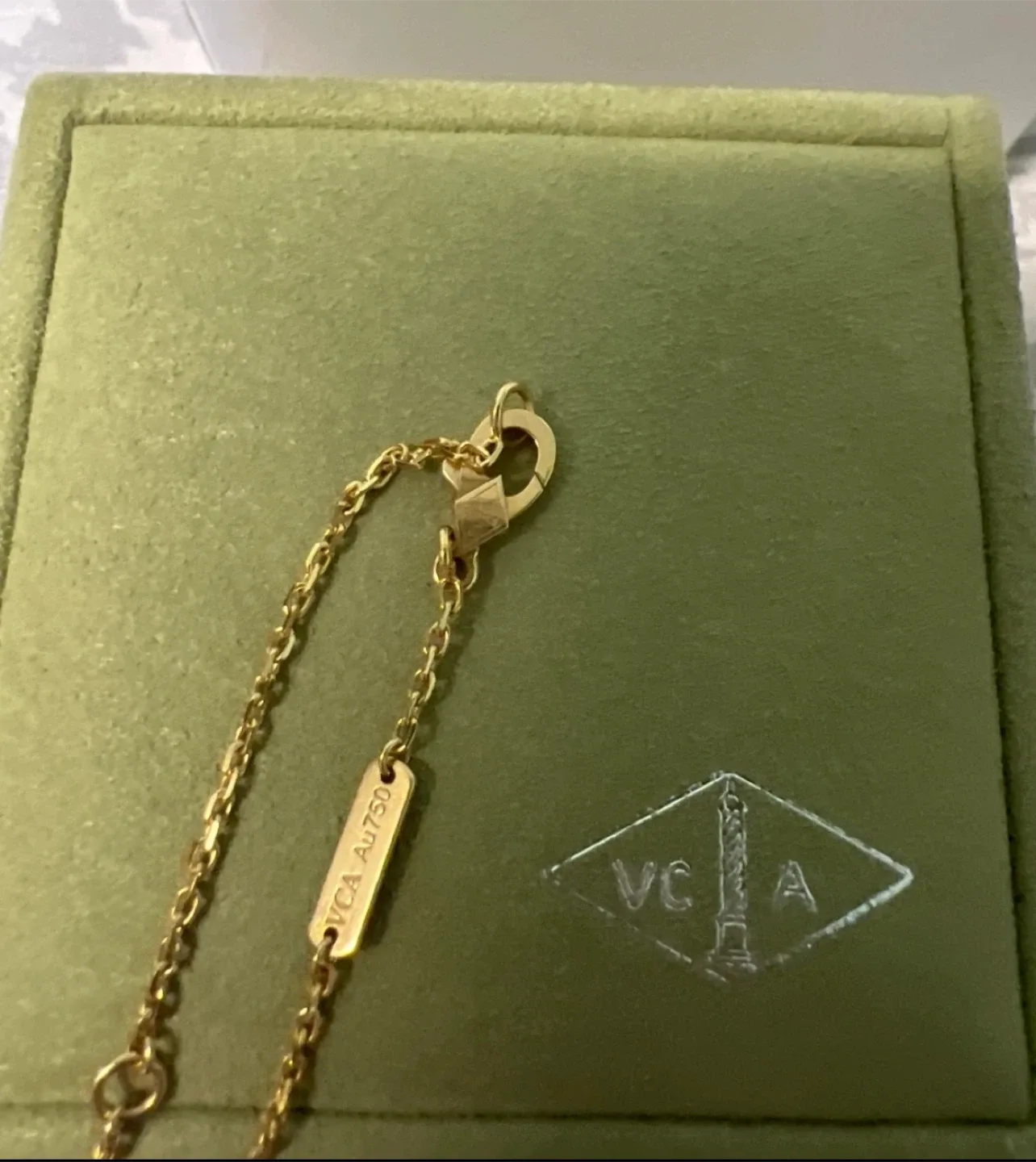 Van Cleef & Arpels Alhambra Necklace image indicator(5)