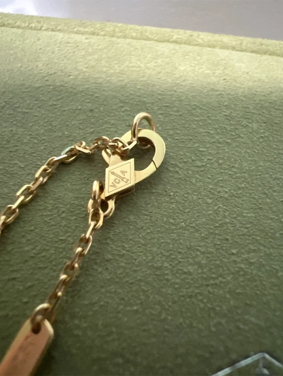 Van Cleef & Arpels Alhambra Necklace image indicator(6)