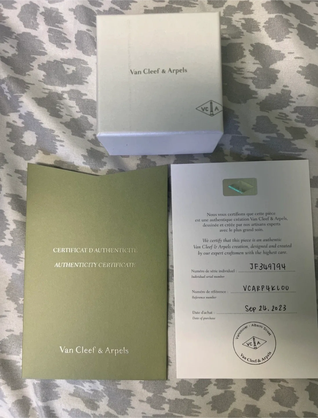 Van Cleef & Arpels Alhambra Necklace image indicator(8)