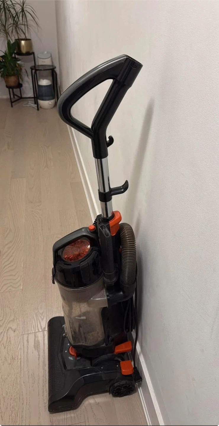 Eureka PowerSpeed Upright Vacuum - photo 2
