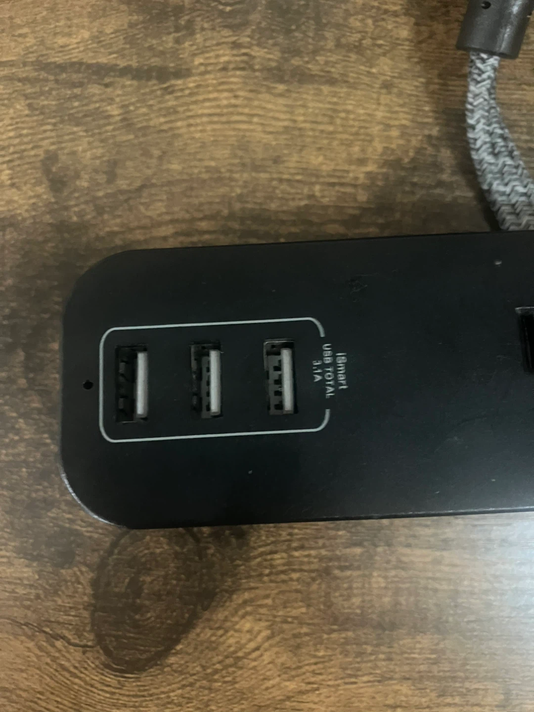 Addtam Power Strip Surge Protector w/ USB - photo 2