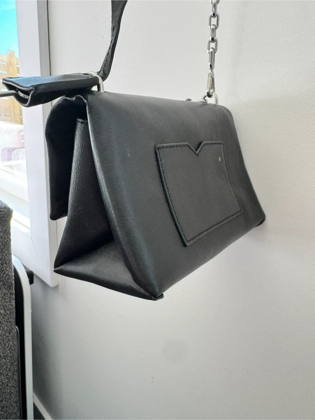 Michael Kors Black Leather Shoulder Bag image indicator(3)