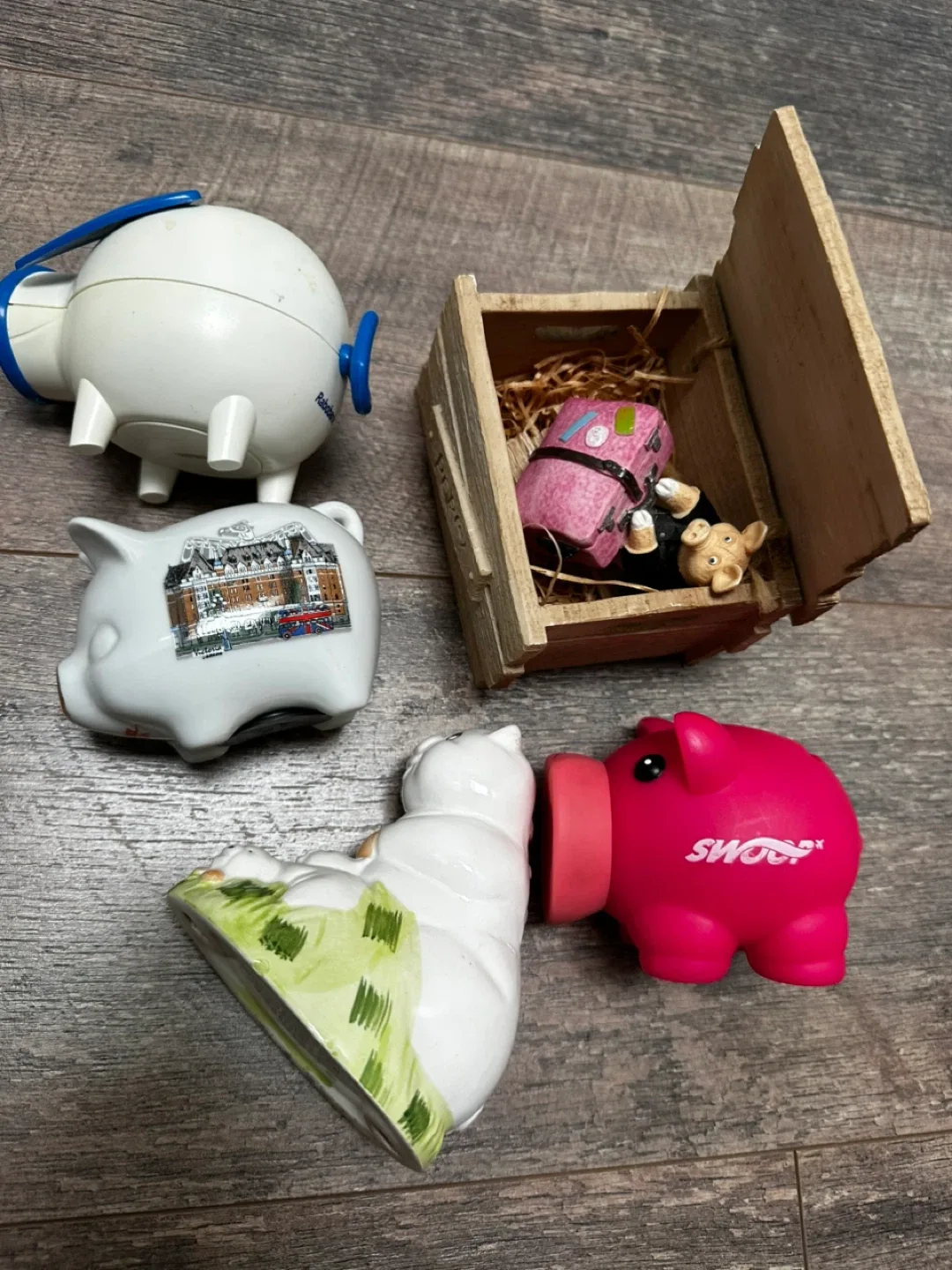 Assorted Piggy Banks - Unique Collection image indicator(3)