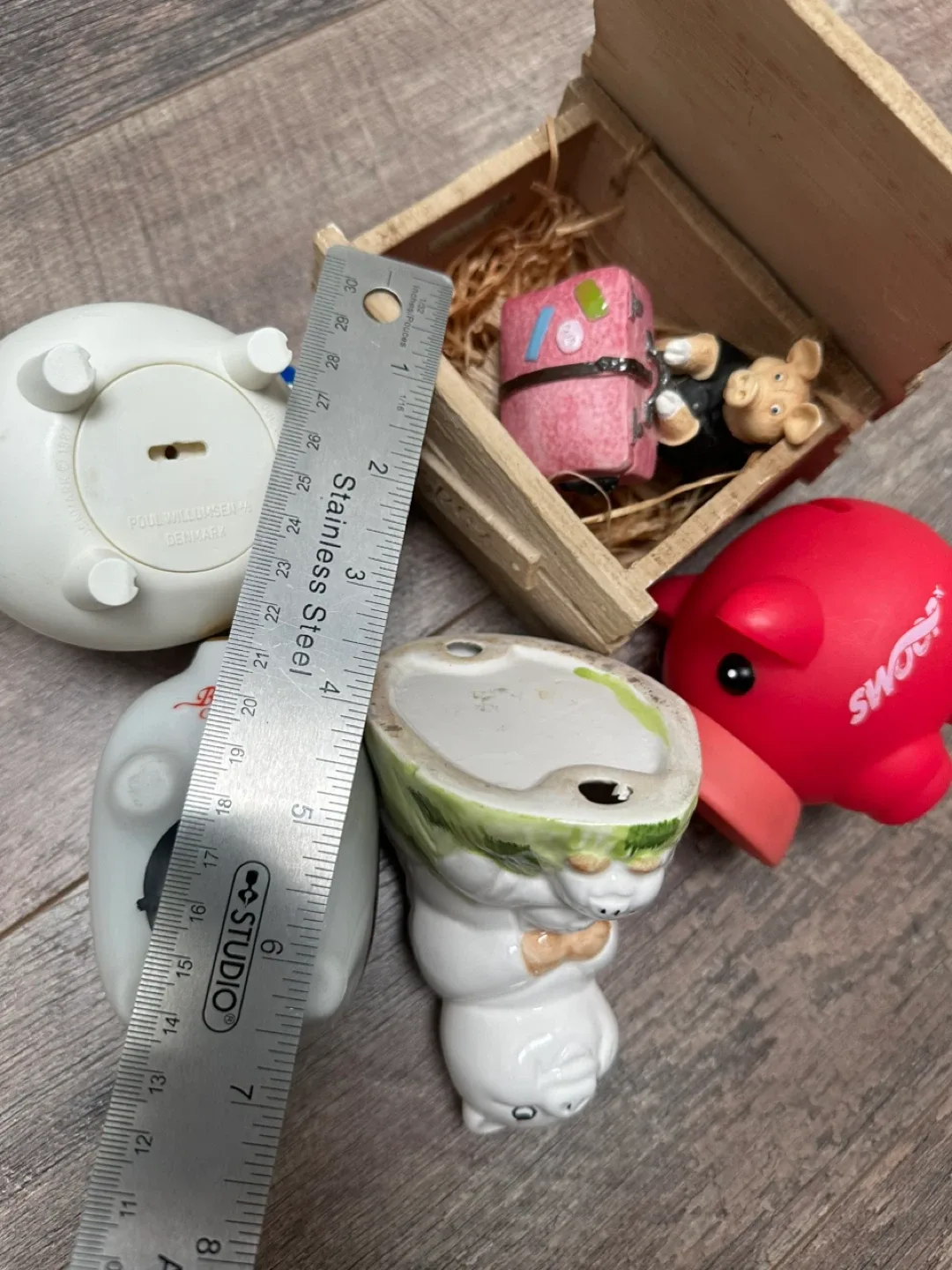 Assorted Piggy Banks - Unique Collection image indicator(5)