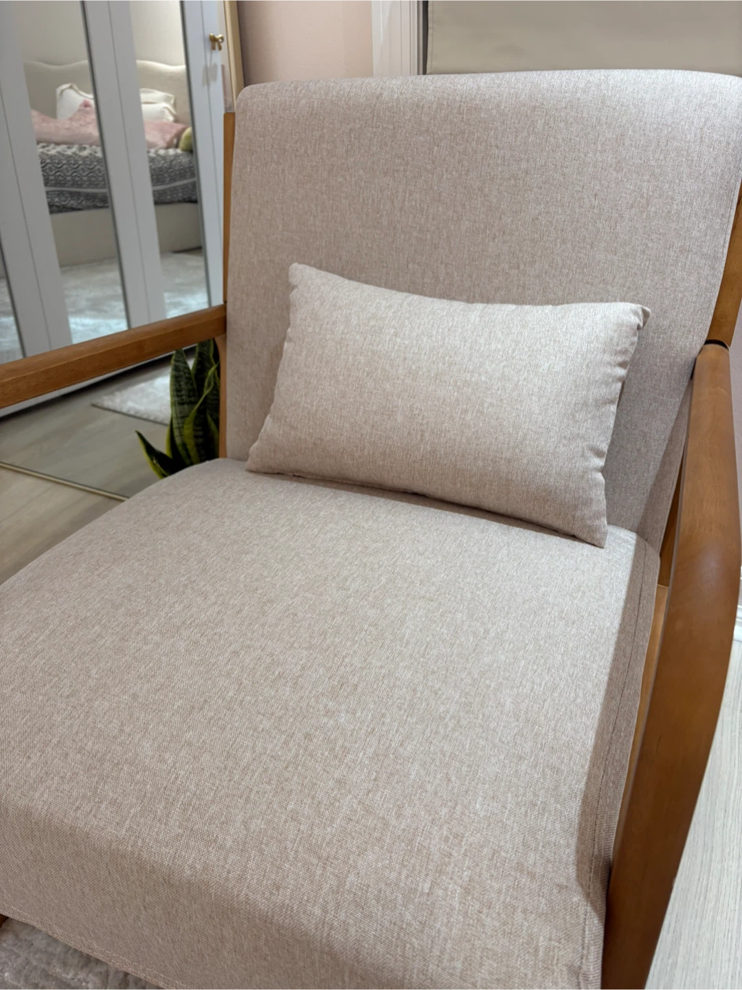 Accent chair - photo 5