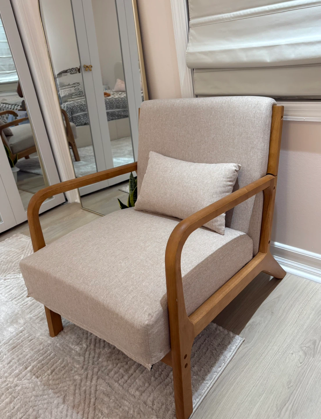Accent chair