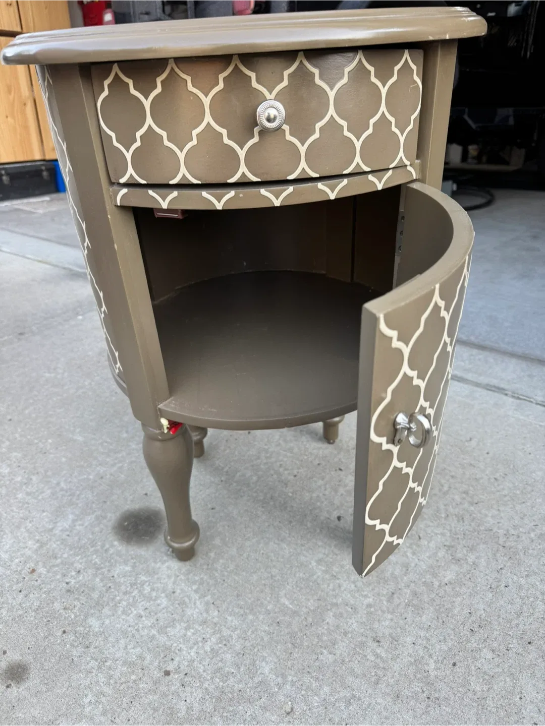 Accent Table with Storage image indicator(4)