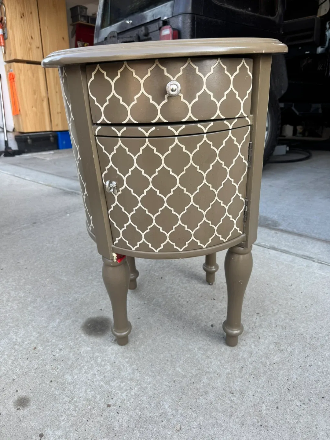 Accent Table with Storage image indicator(2)