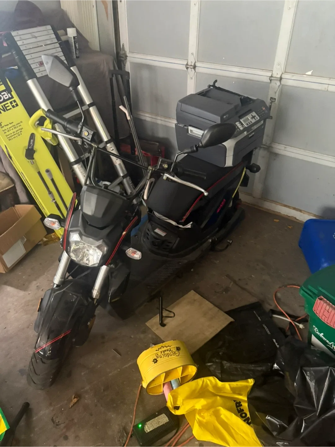 Black Cara Scooter image indicator(3)