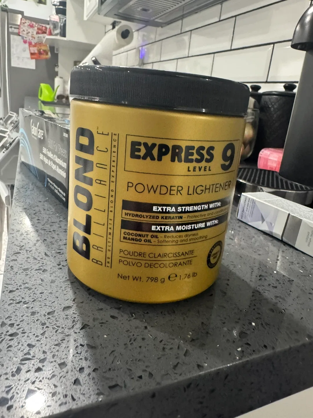 L'Oreal Quick Blue Powder Bleach + Blond Brilliance thumbnail