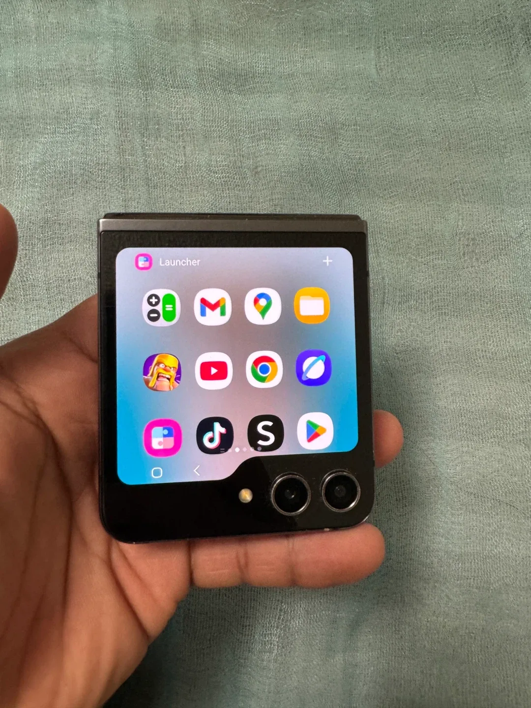 Samsung Galaxy Z Flip 5- Black image indicator(4)