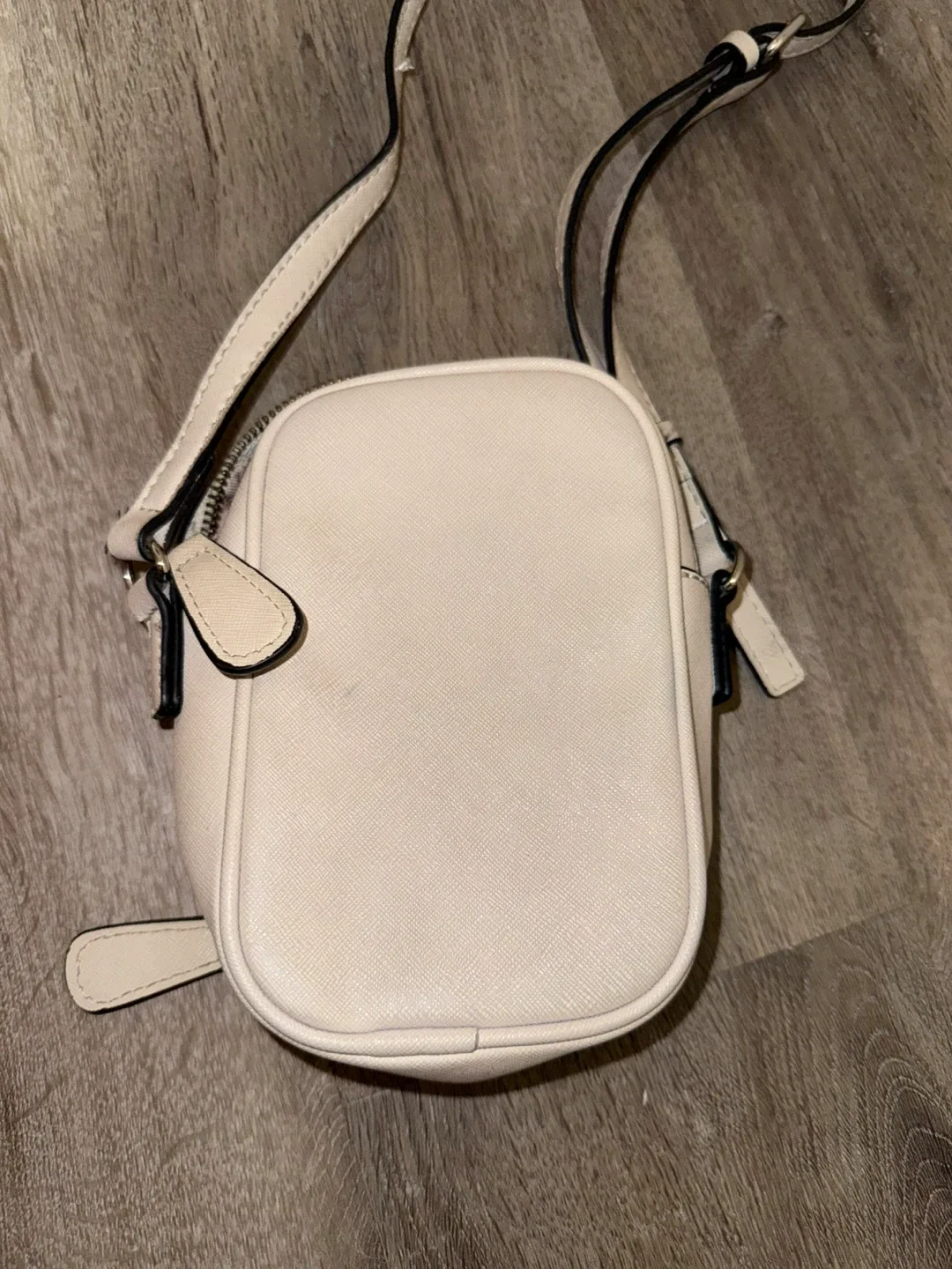 Guess Crossbody Bag image indicator(3)