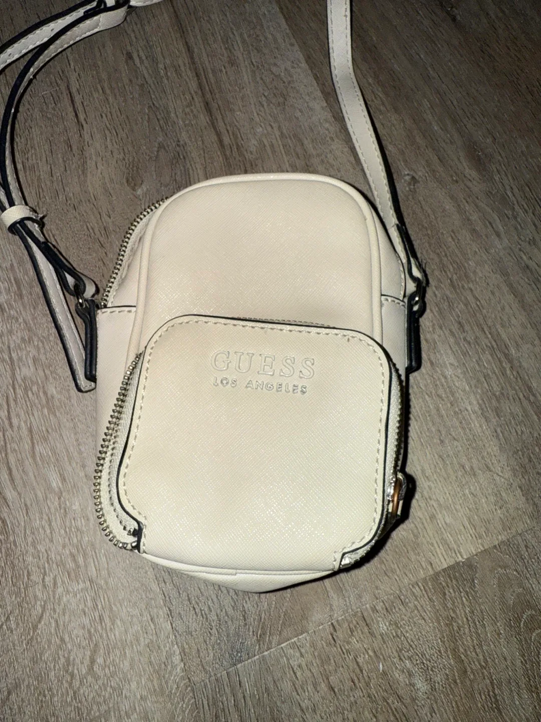 Guess Crossbody Bag image indicator(2)