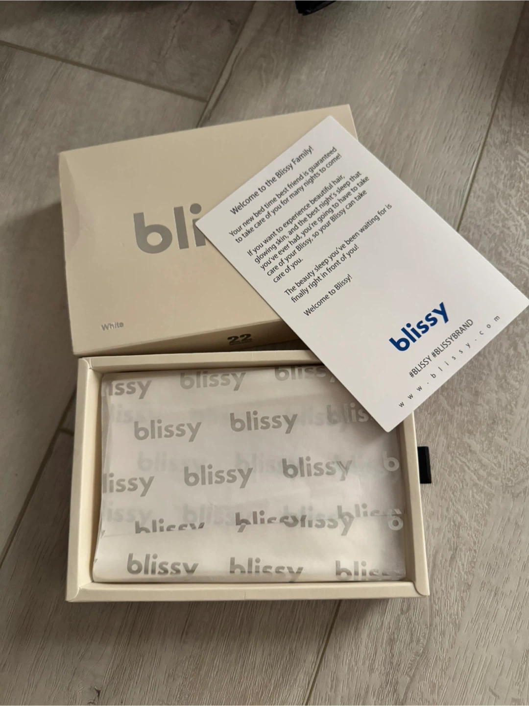 New Blissy Queen White Pillowcase - photo 2