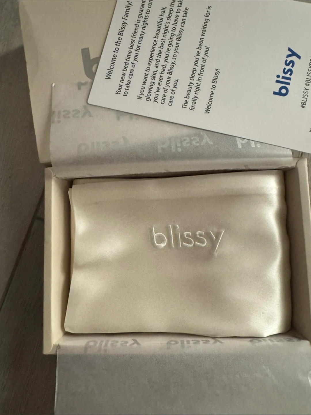 New Blissy Queen White Pillowcase image indicator(3)