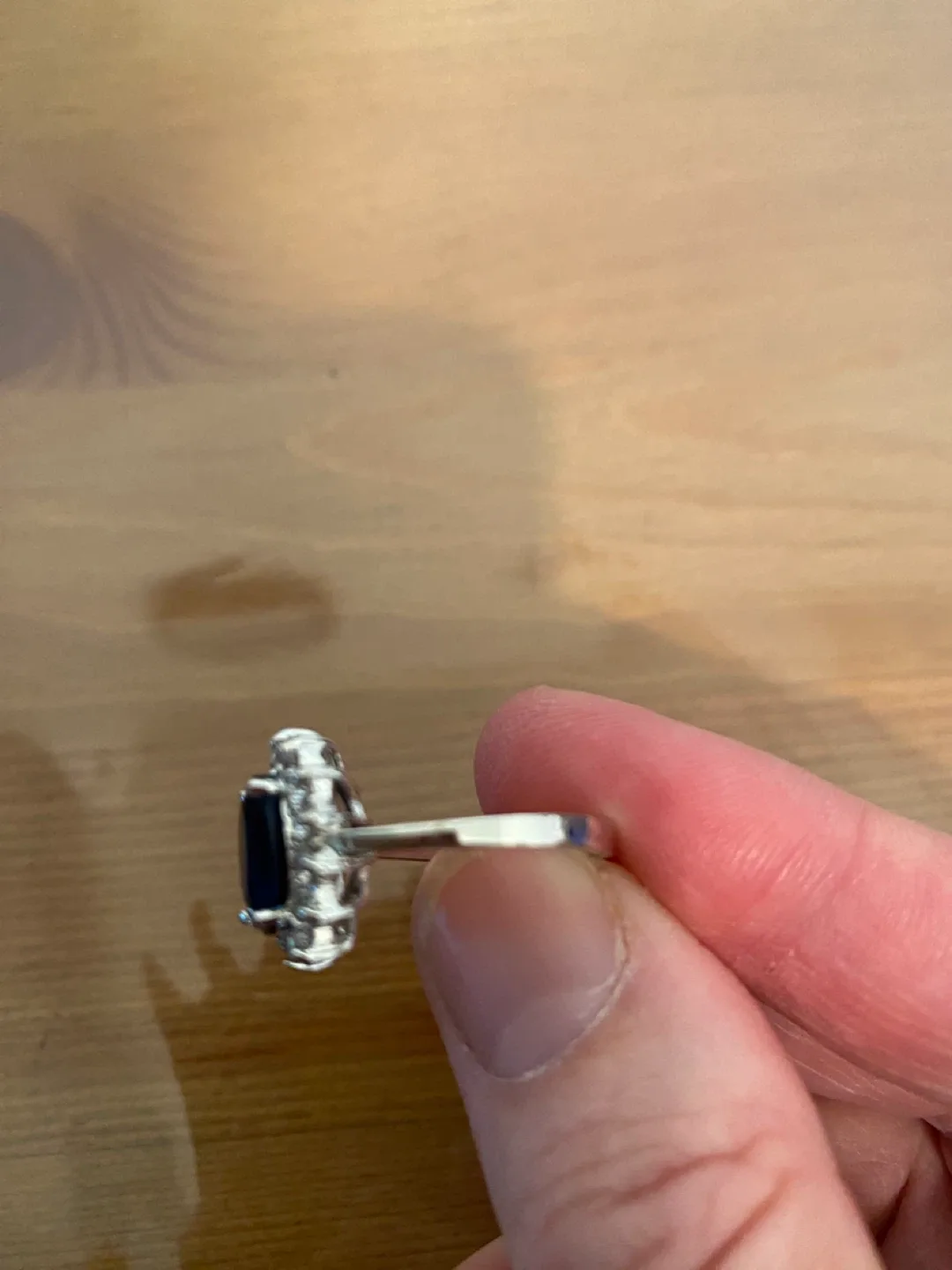 10 k White Gold with Blue Stone image indicator(3)