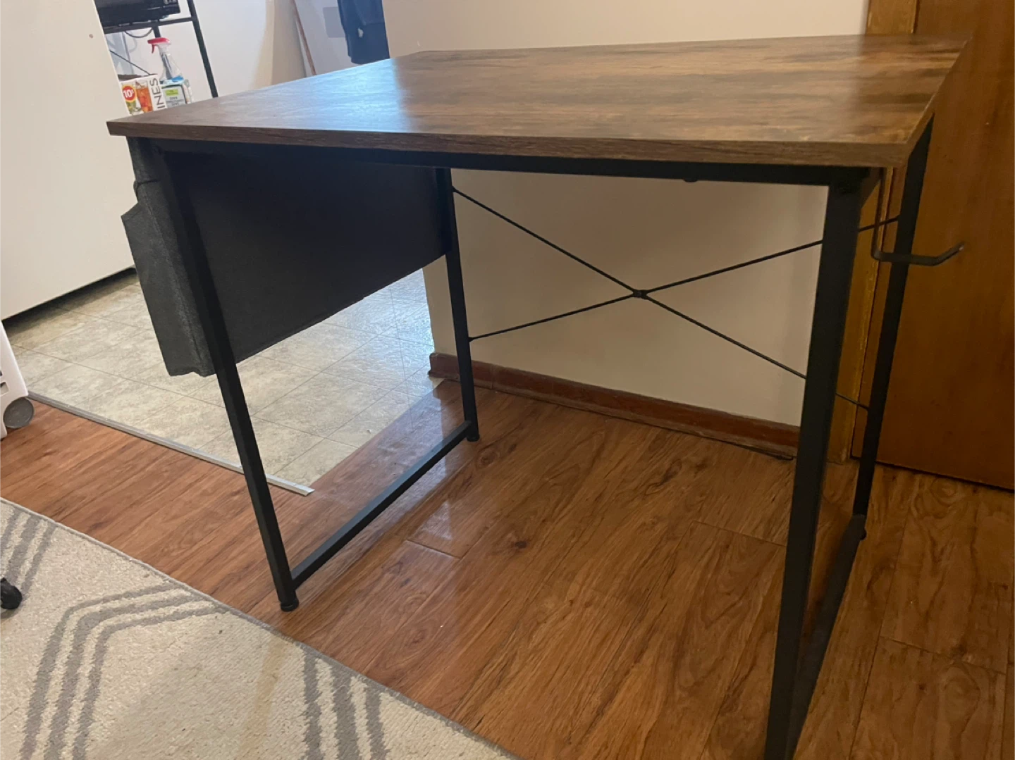 Desk table