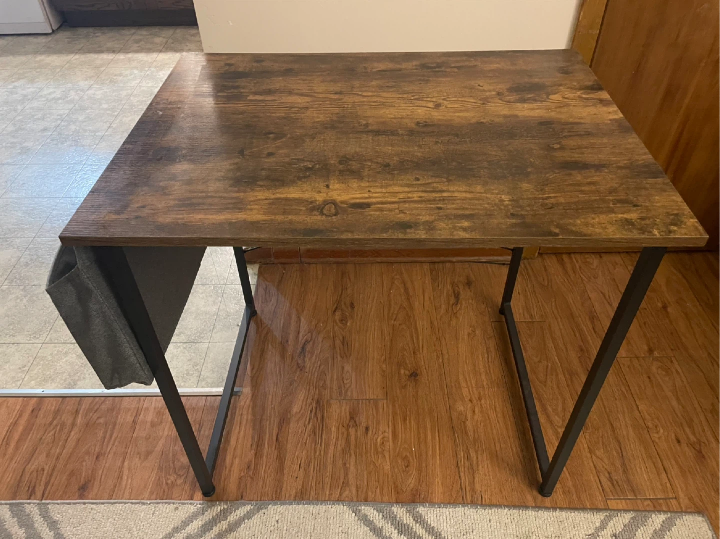 Desk table - photo 4