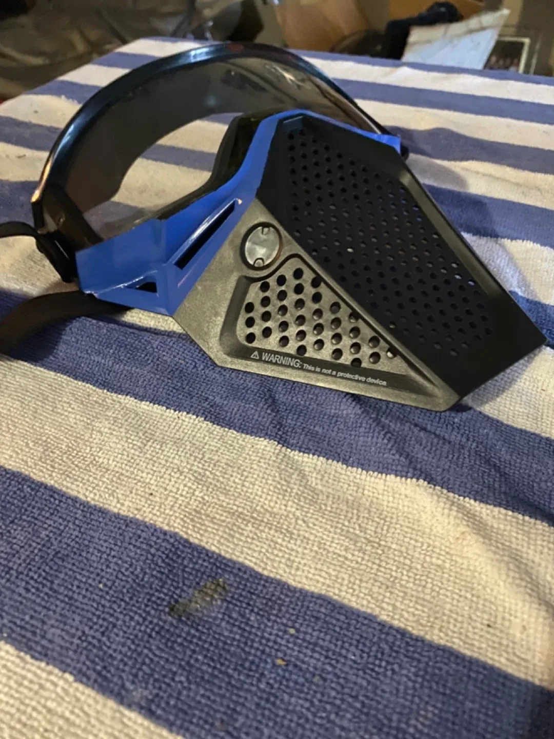 New never used multi-sport KOOL mask image indicator(3)