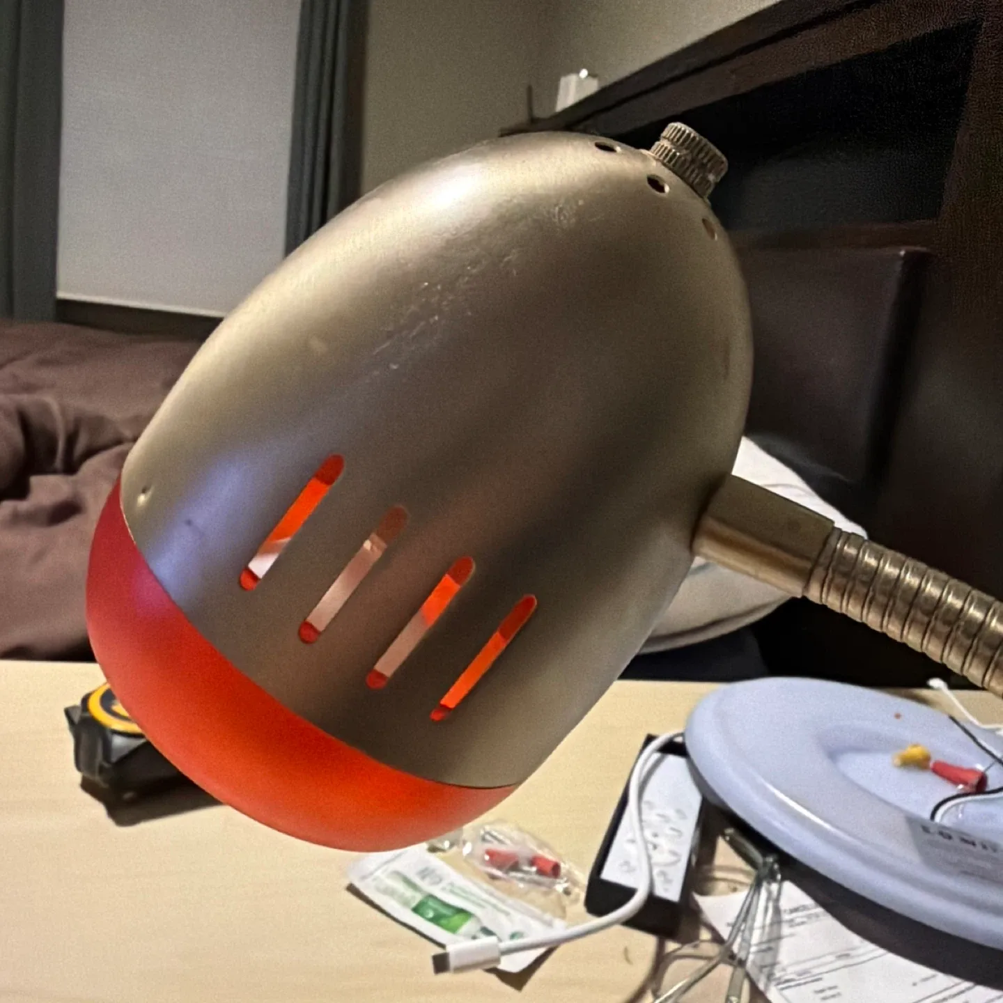 Vintage clamp lamp image indicator(5)