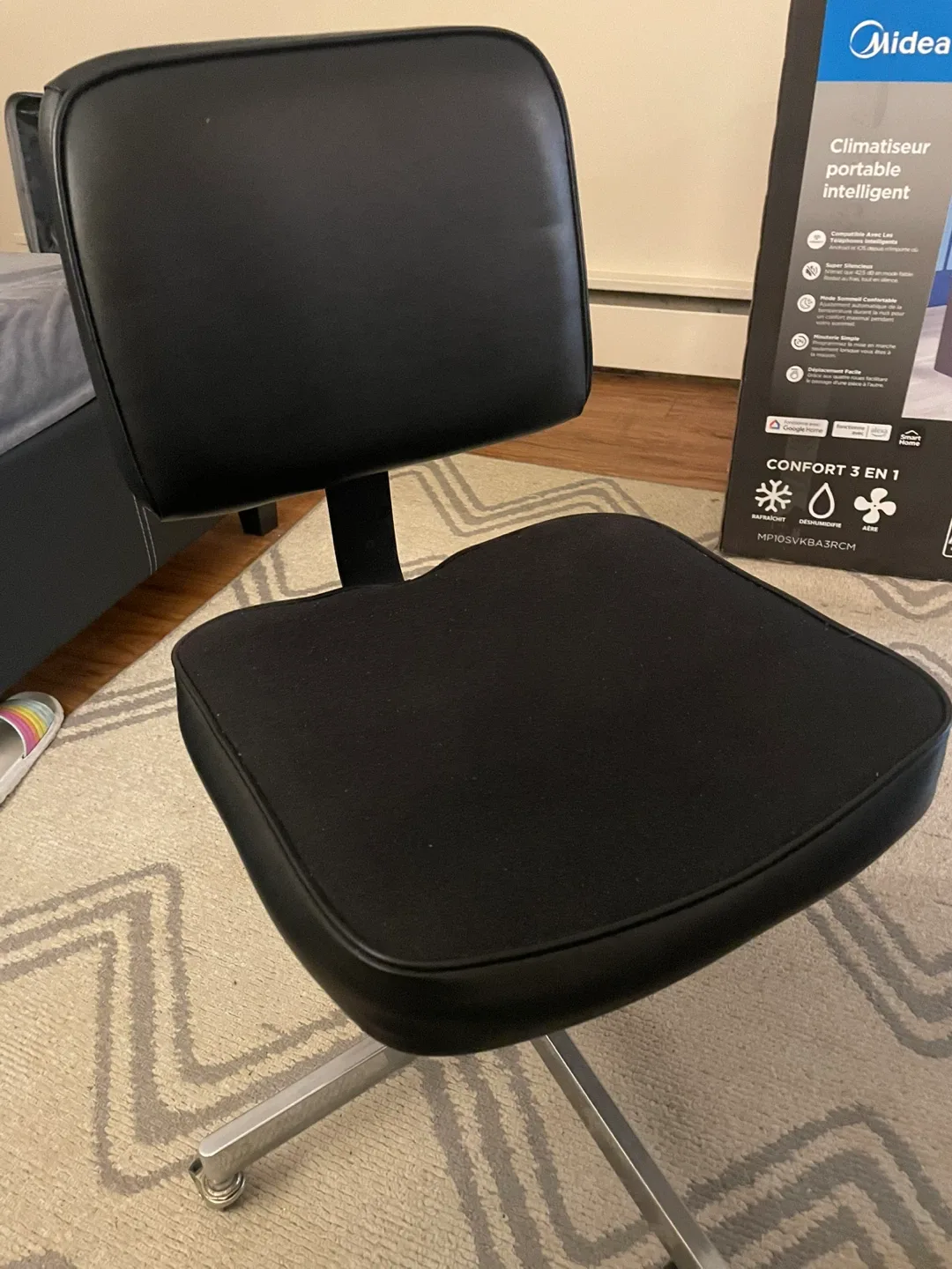 Black Office Chair image indicator(2)