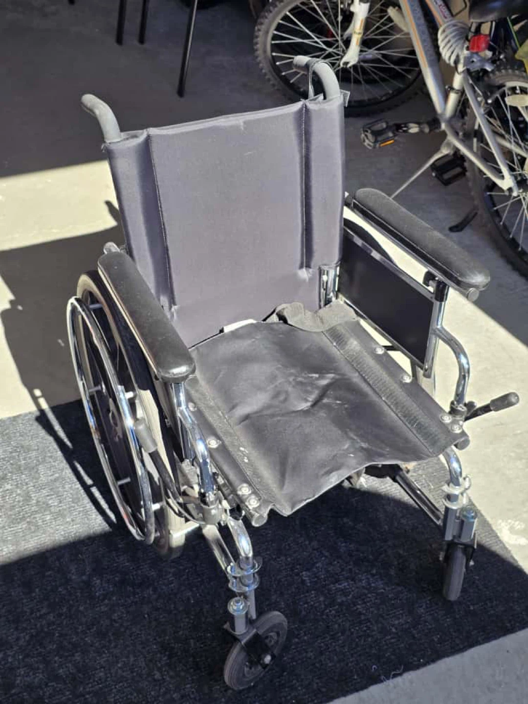 Invacare 9000 XT Wheelchair