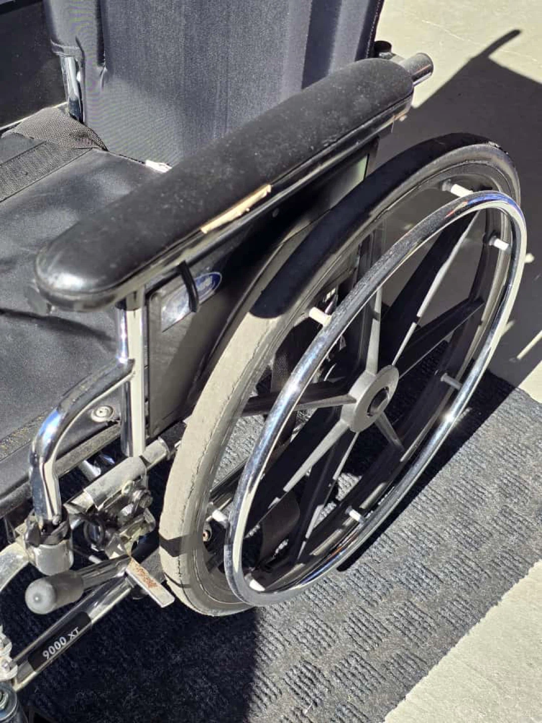 Invacare 9000 XT Wheelchair - photo 3