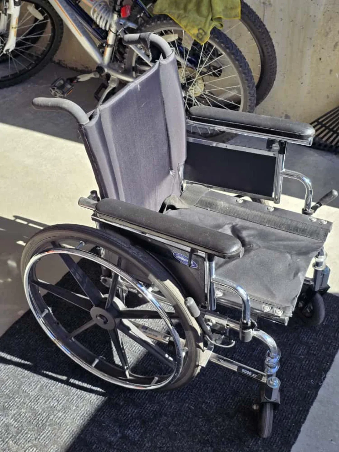 Invacare 9000 XT Wheelchair image indicator(5)