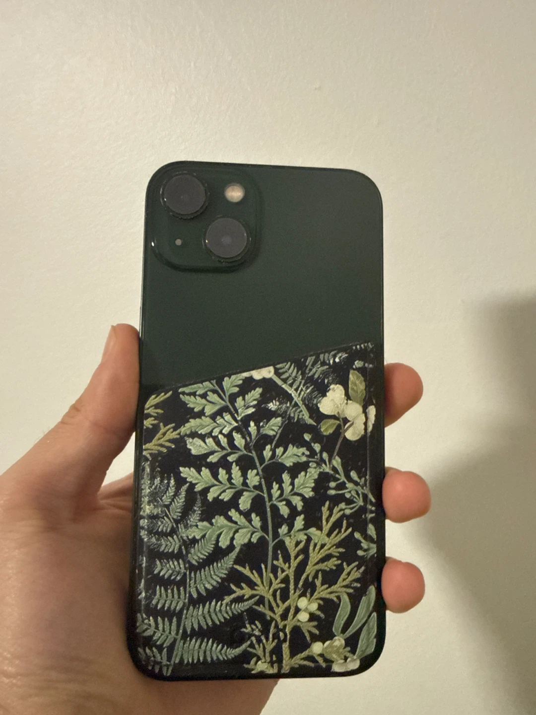 iPhone 13 Green - 128GB (+ FREE Pela Wallet Case) - photo 3