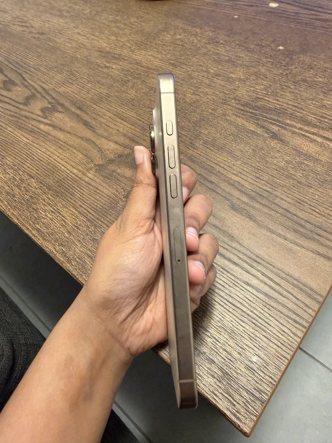 iPhone 16 Pro Max- 256 gb- Desert Titanium - photo 3