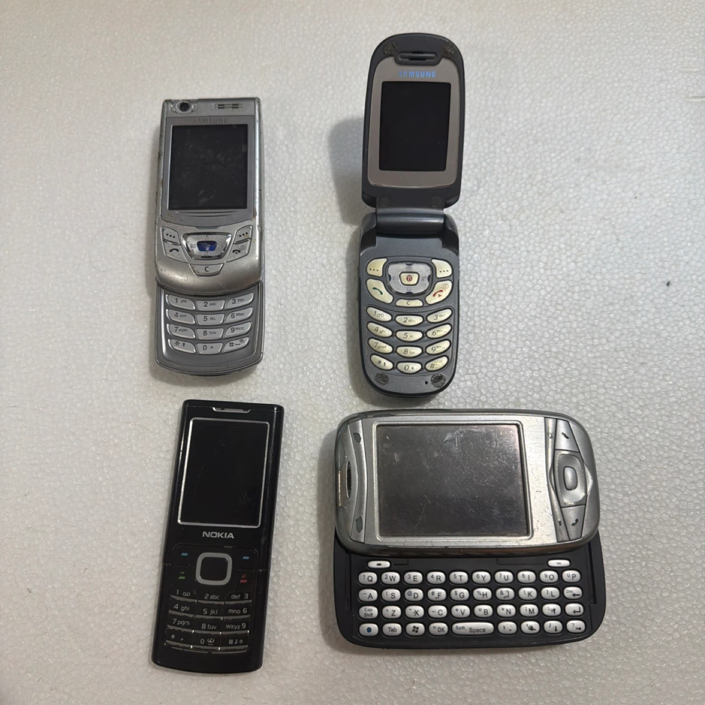 Vintage Cell Phone Lot - Samsung, Nokia, Blackberry