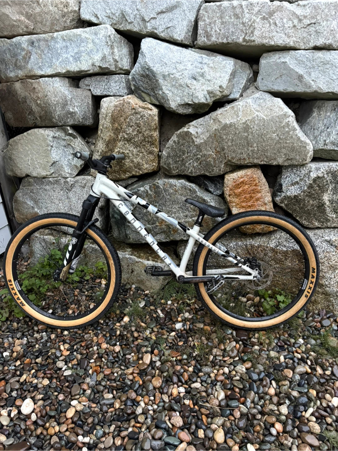 COMMENCAL ABSOLUT DJ