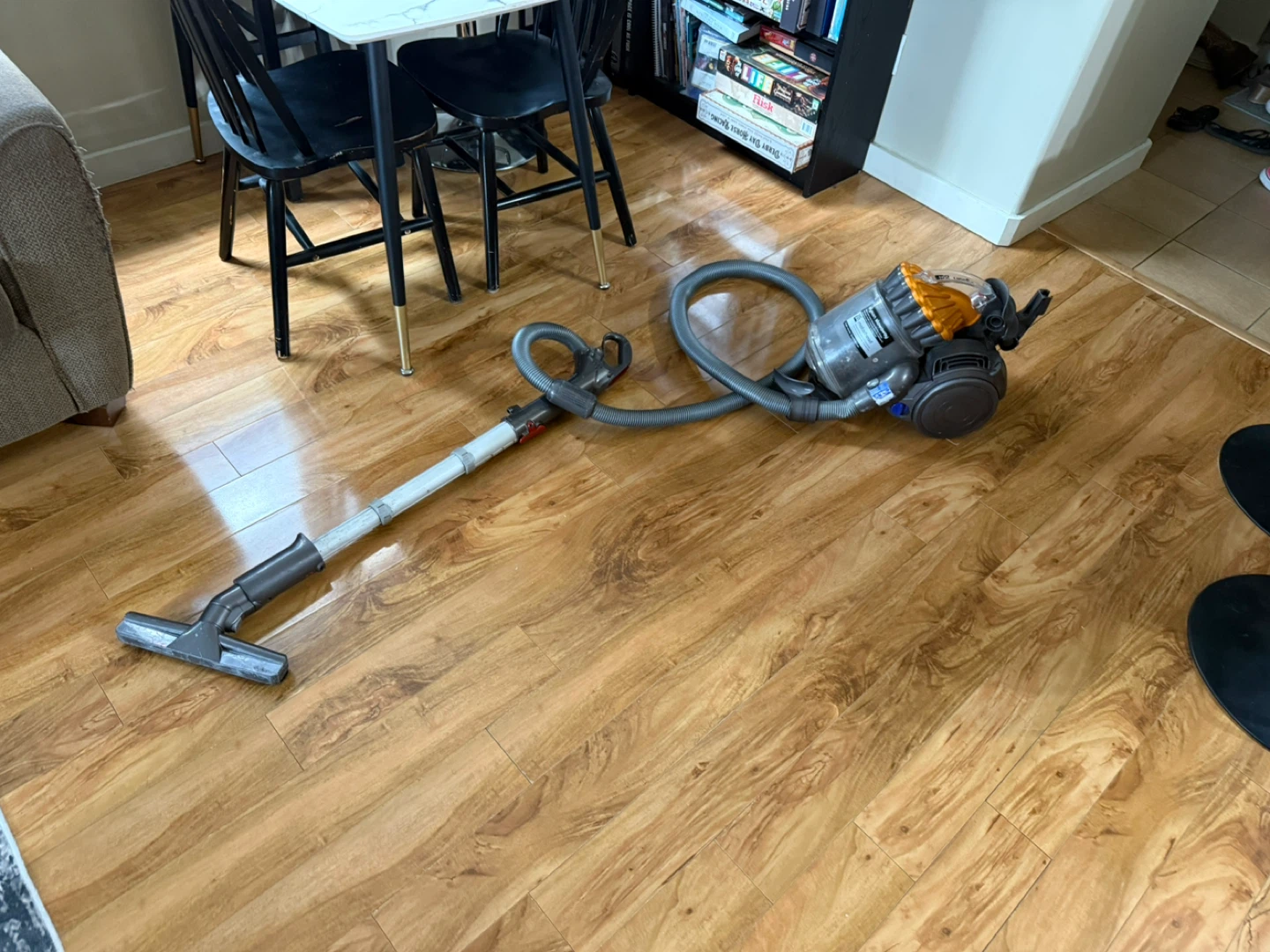 Dyson Stowaway DC23 Vacuum Cleaner - photo 2
