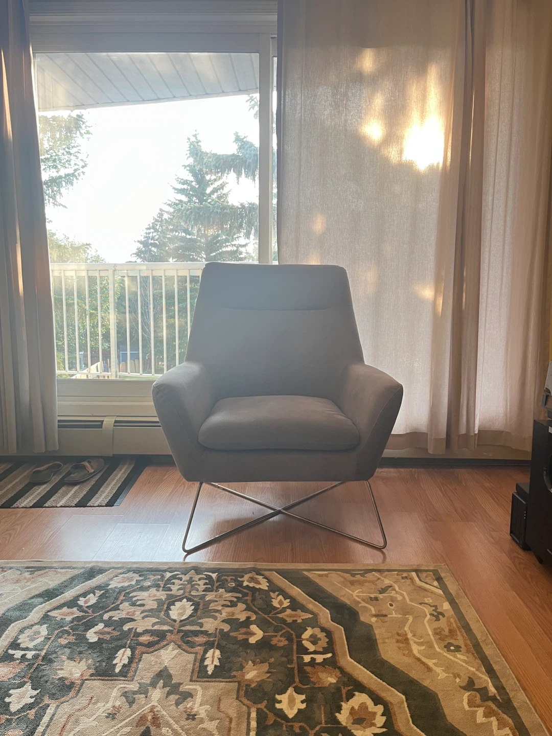 Grey Armchair with Metal Legs - photo 4