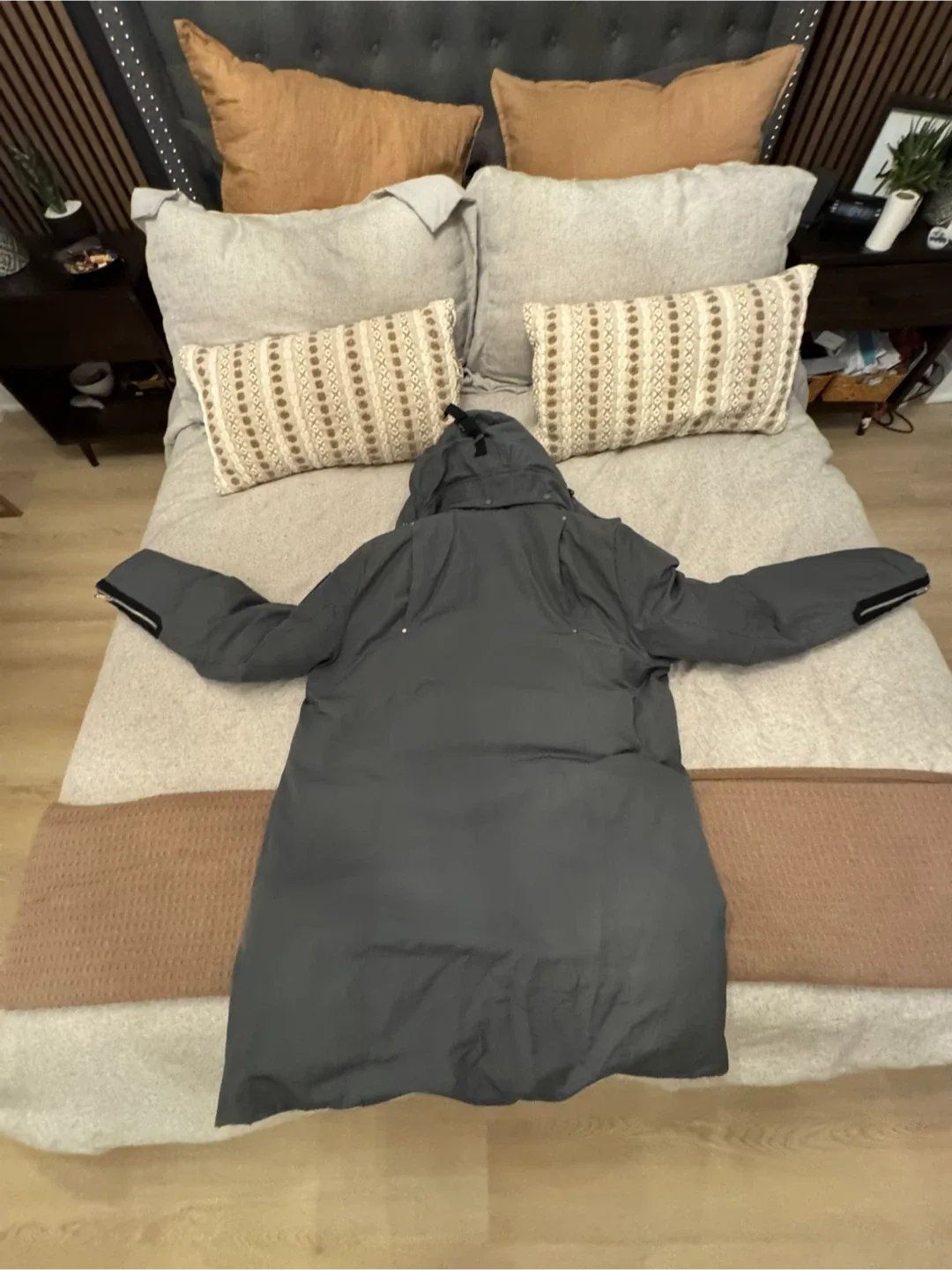 Moose Knuckles Down Parka - Size L image indicator(6)