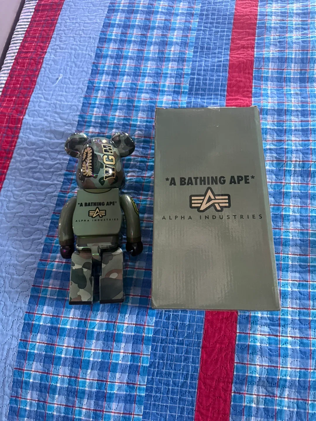 A Bathing Ape x Alpha Industries Bearbrick 100% & 400% image indicator(2)